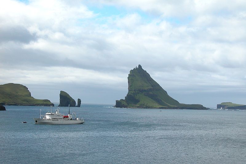 tindholmur and gasholmur faroe islands