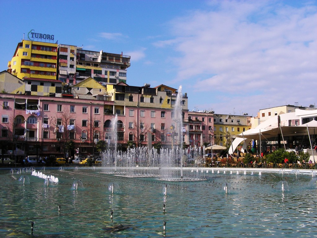 tirana blloku