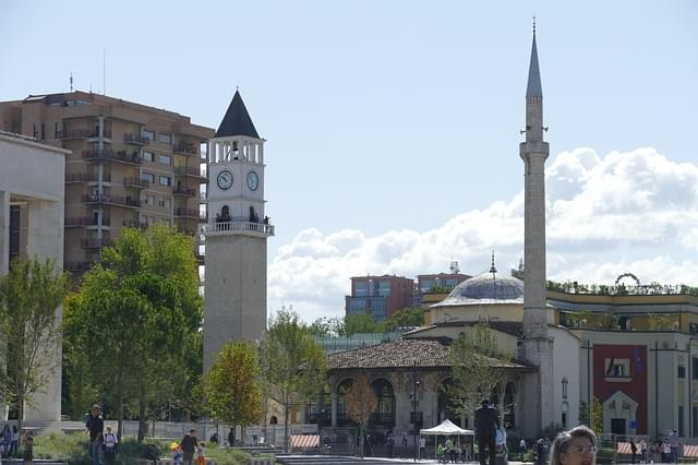 tirana piazza centro storico