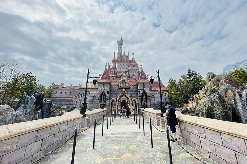 tokyo disneyland under covid 19 51029434921