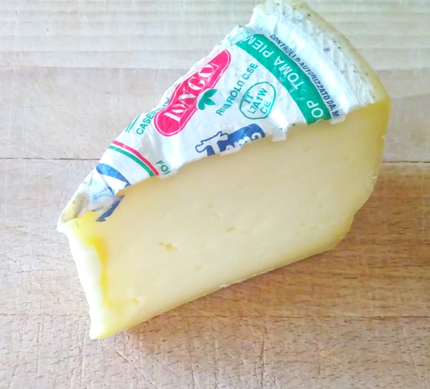 tomapiemontese cheesefrompiedmont italy