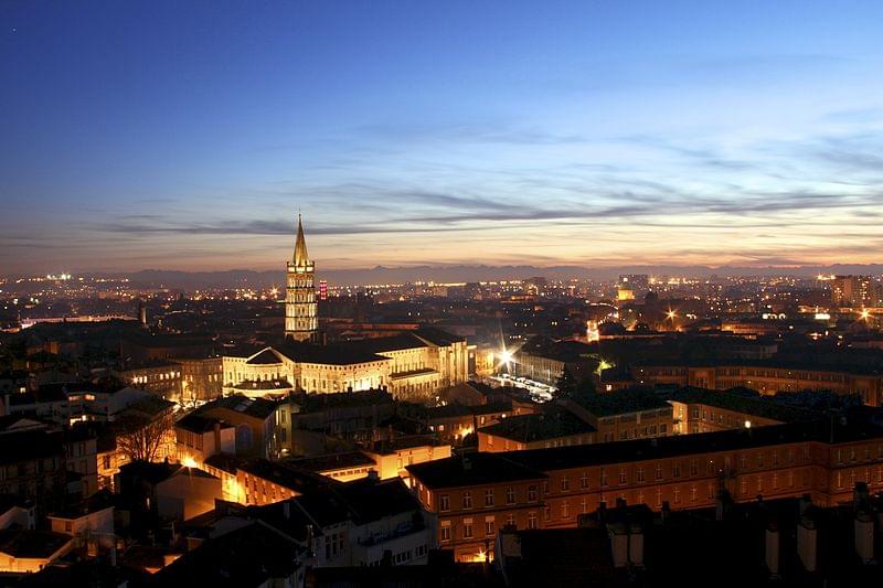 toulouse by night with basilique saint sernin