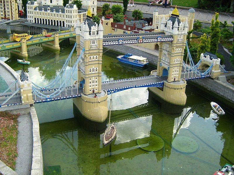 tower bridge in miniland legoland windsor 1