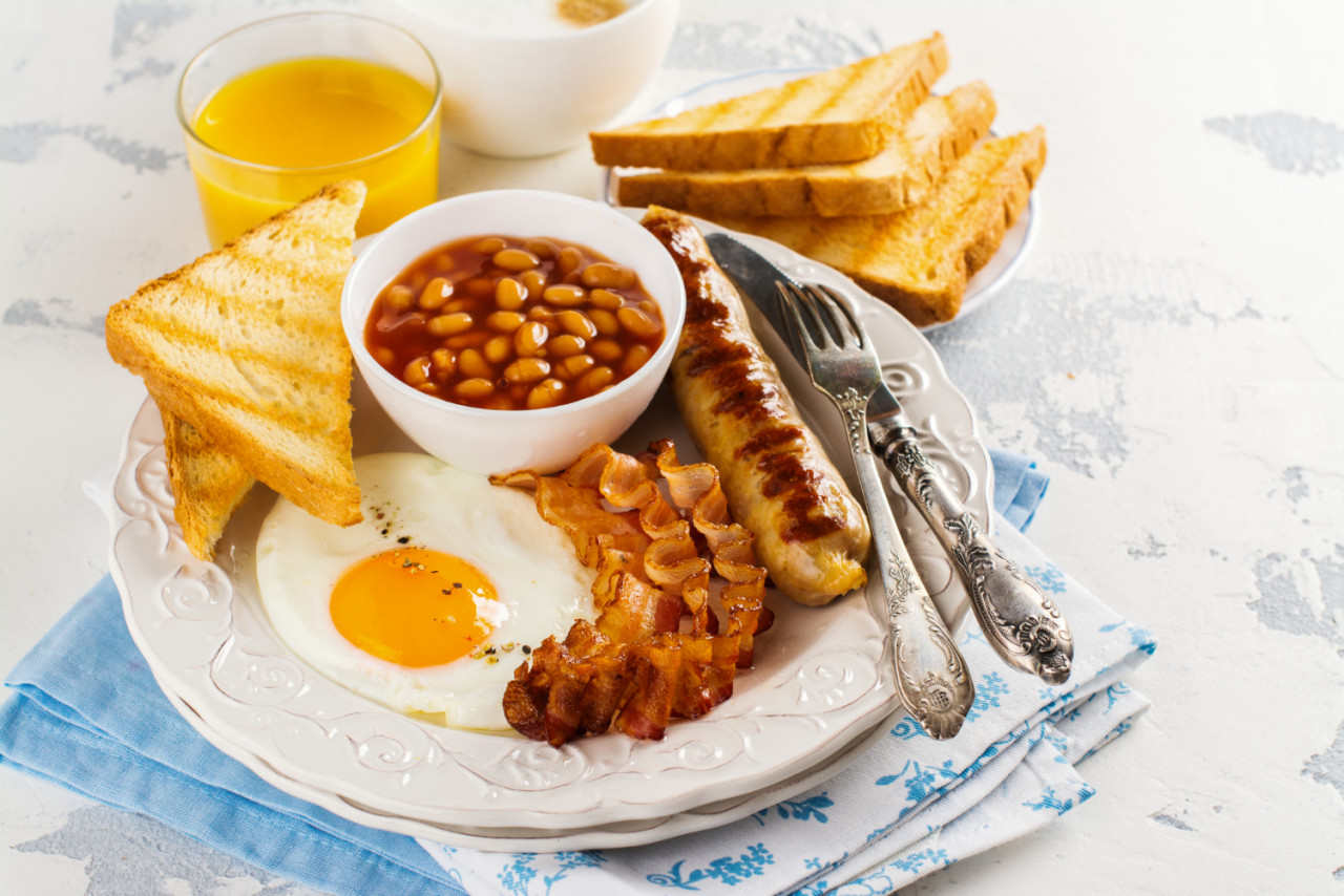 traditional english breakfast