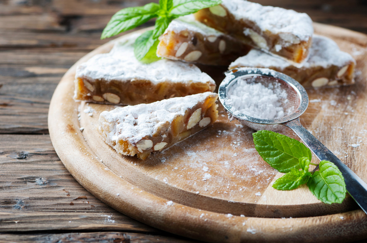 traditional italian dessert panforte