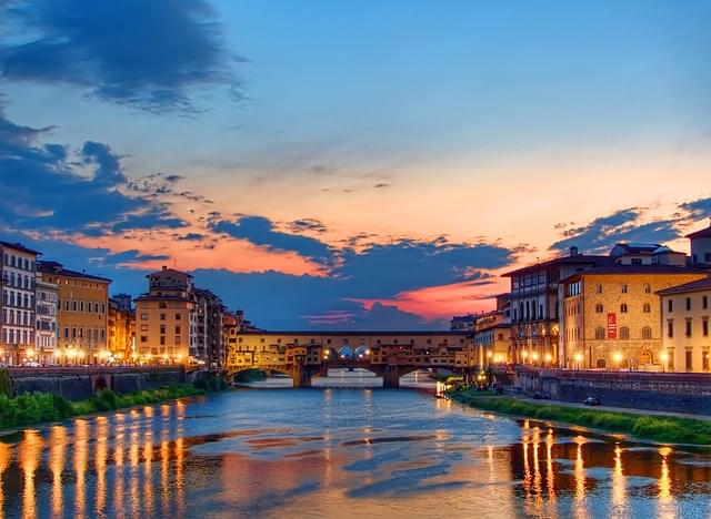 tramonto su ponte vecchio firenze