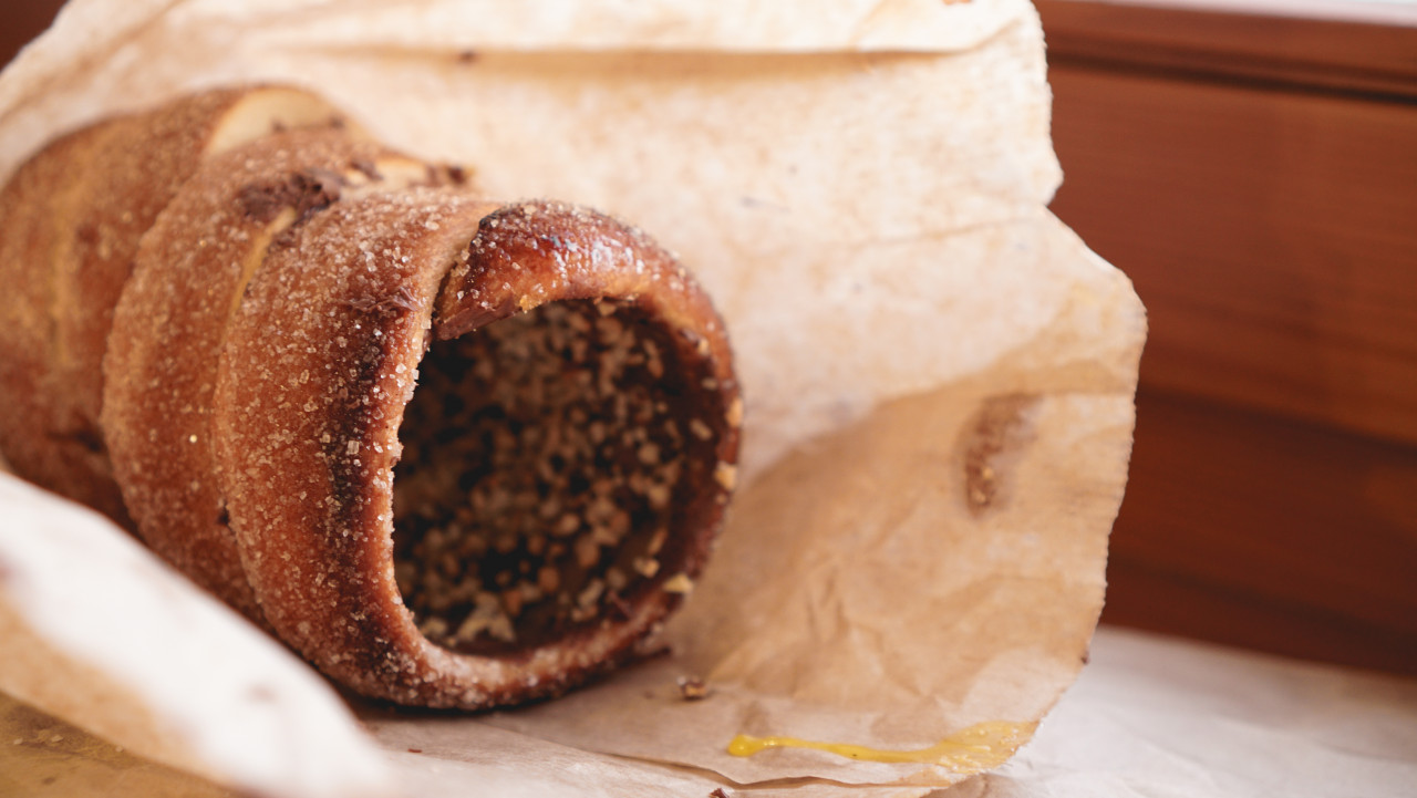 trdelnik traditional czech hot sweet pastry sold streets prague