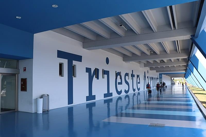 trieste airport terminal