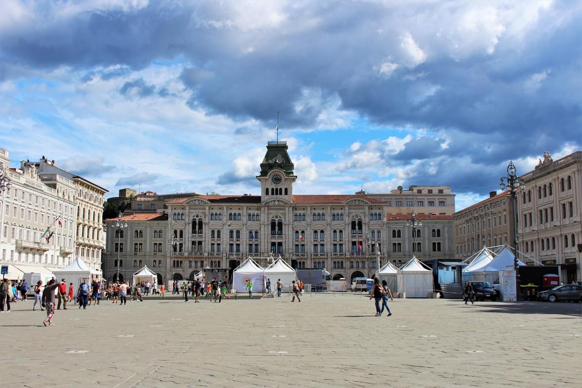 trieste italia hauptplatz turismo