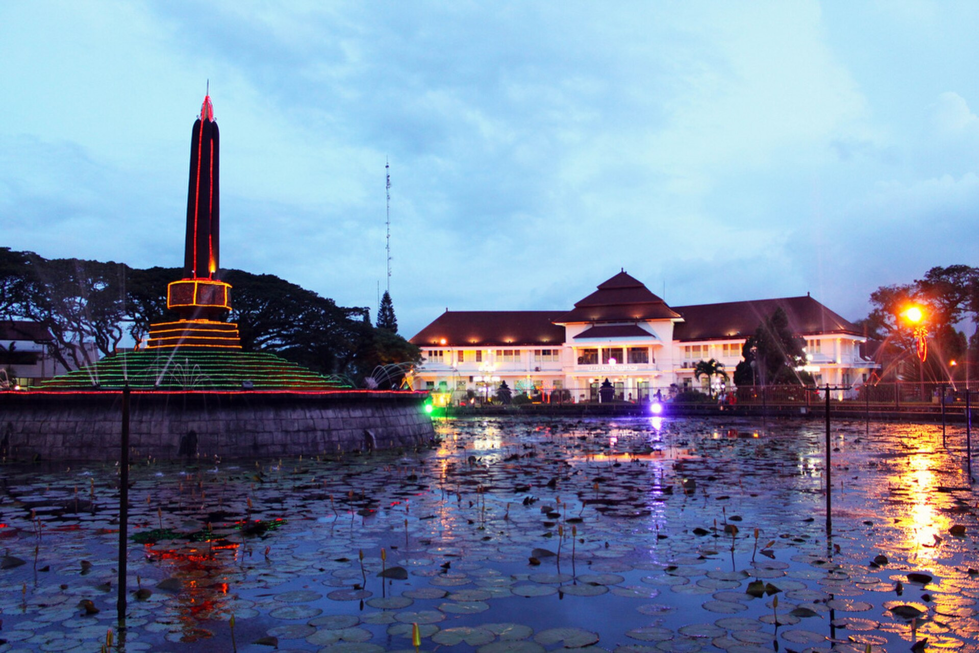 tugu malang
