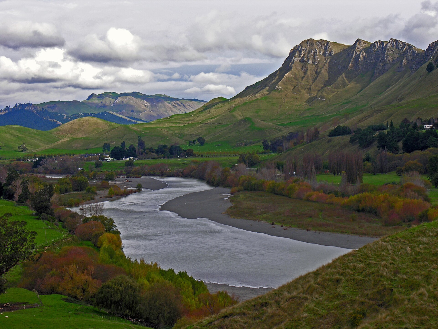 tukitukiriverandtematapeak hawkesbay newzealand 12may2006 145007872