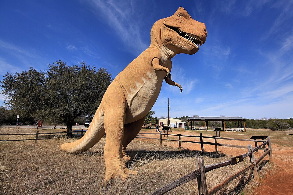 tyrannosaurus model dinosaur valley state park texas 2023