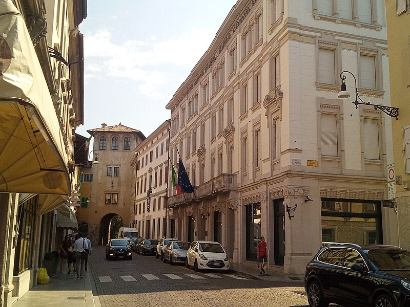 udine palazzo contarini e porta manin