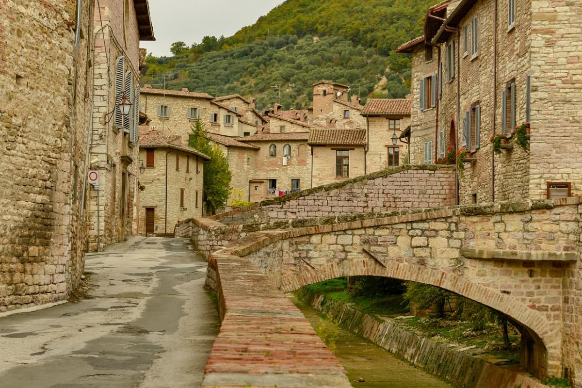 umbria gubbio italy borgo 1 1