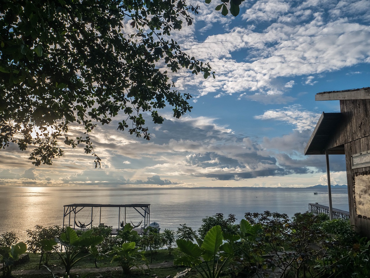 una una togean isola tramonto