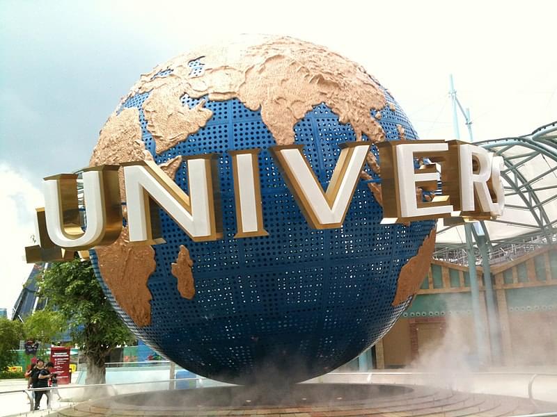 universal globe singapore