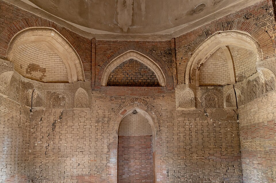 uzgen mausoleum interior