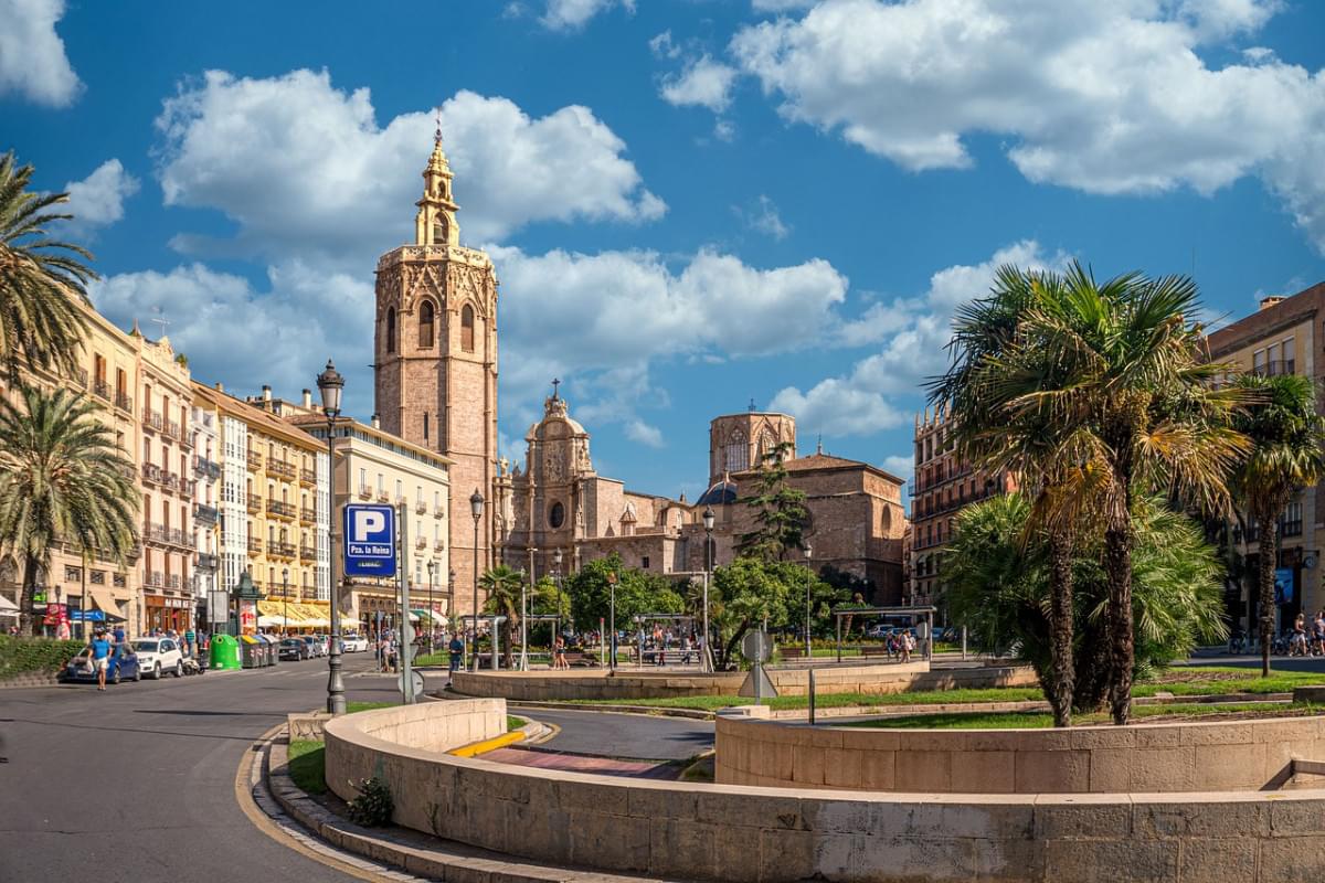 valencia piazza della citta fontana 4