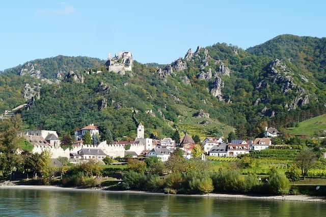 Panorama della valle di wachau dal fiume