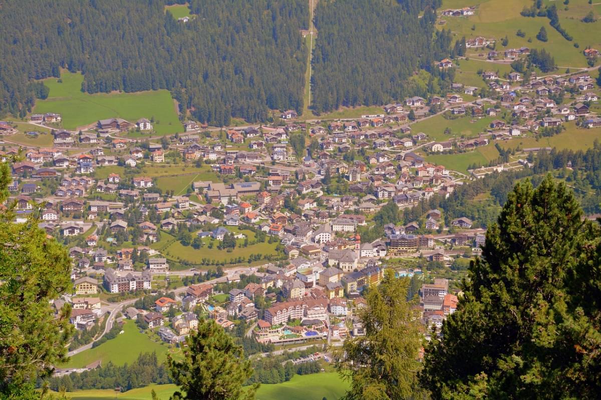 valle paese ortisei in valgardena