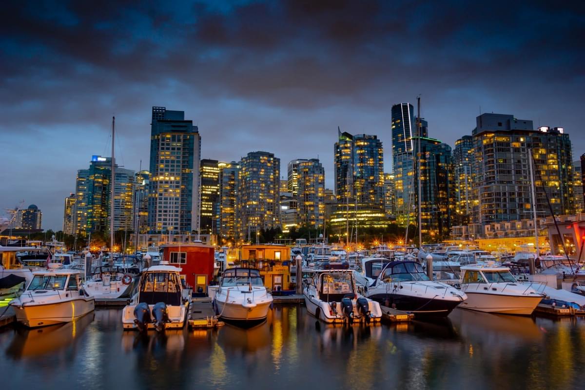 vancouver porto skyline yacht 2