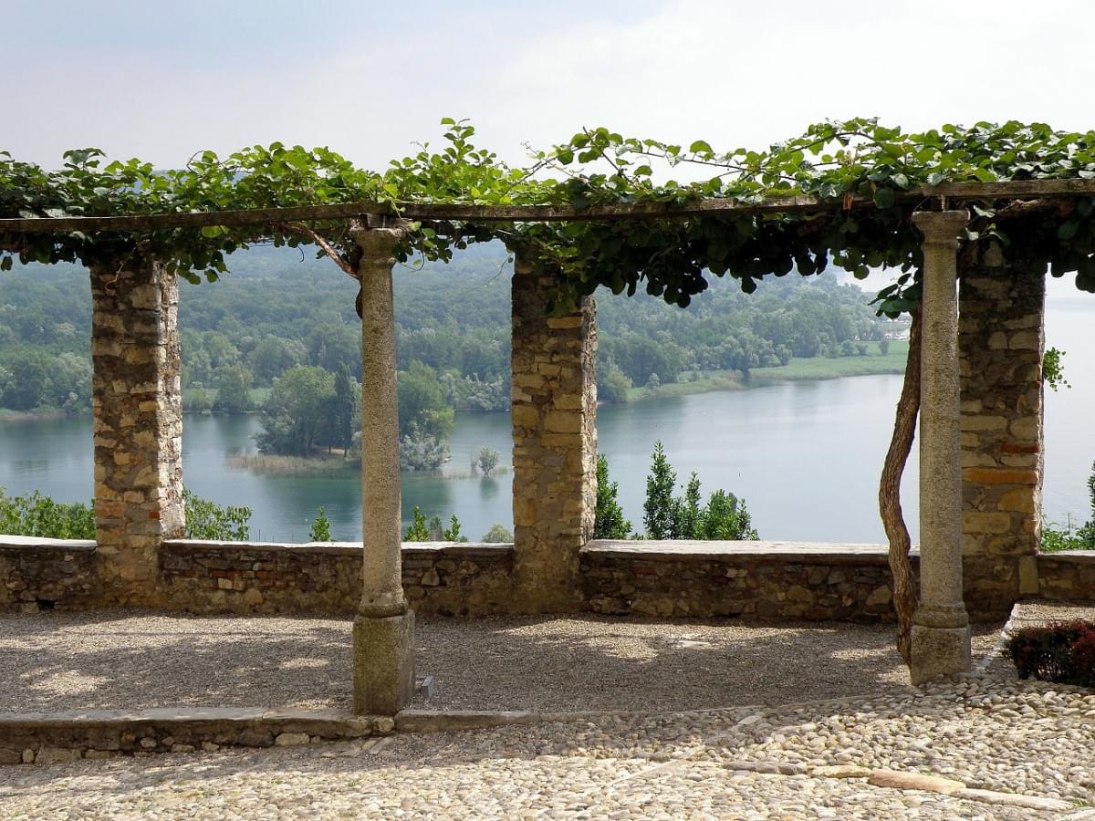 varese italia colonne calcolo lago