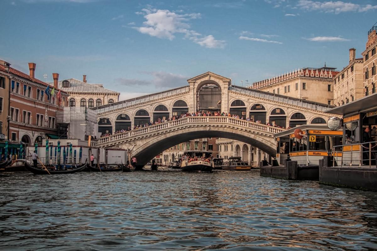 venezia italia il ponte di rialto