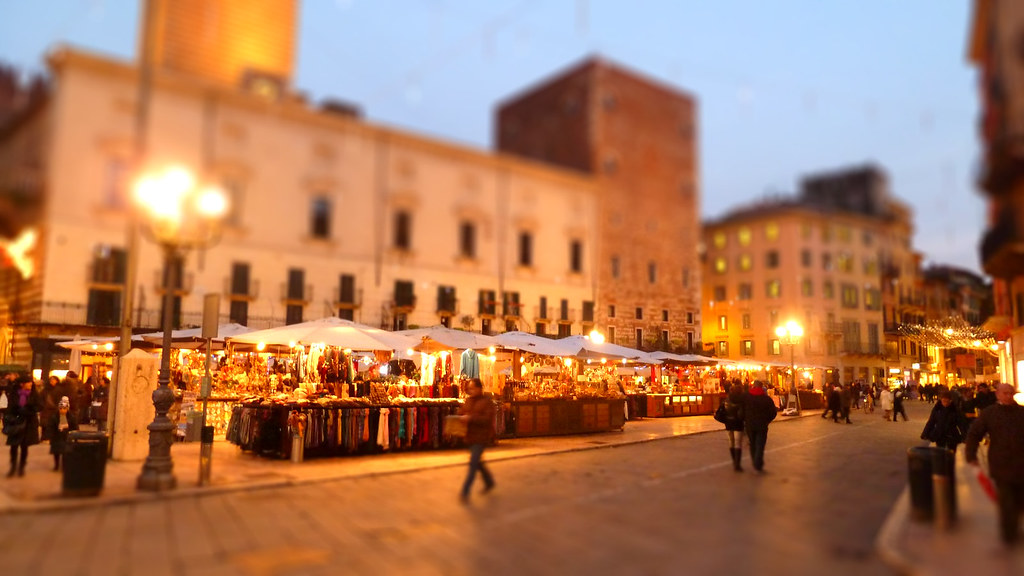 verona christmas market tiltshift