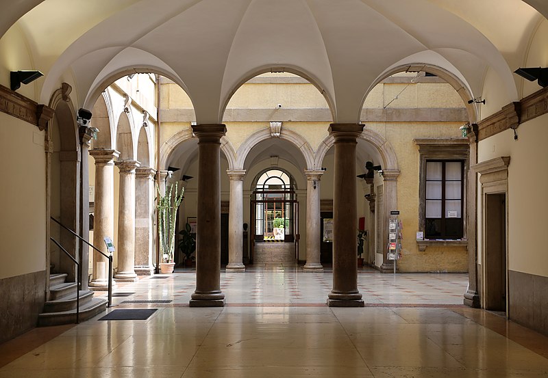 verona palazzo pompei sede del museo civico di storia naturale cortile di michele sanmicheli 03
