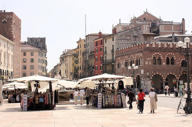 verona piazza delle erbe 2 1