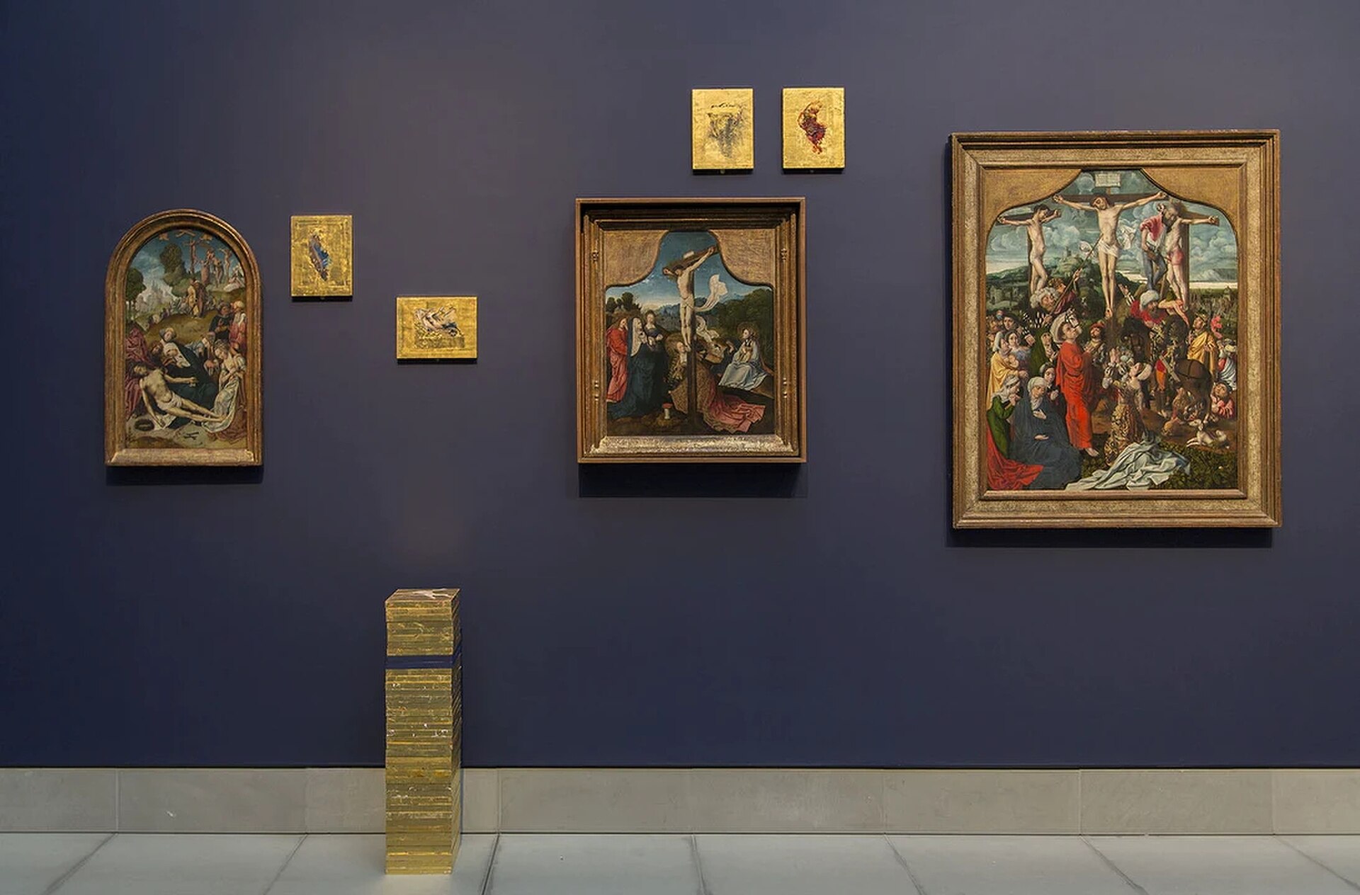 Galleria luminosa con dipinti classici all'interno del Museo di Belle Arti (MSK) di Gand.