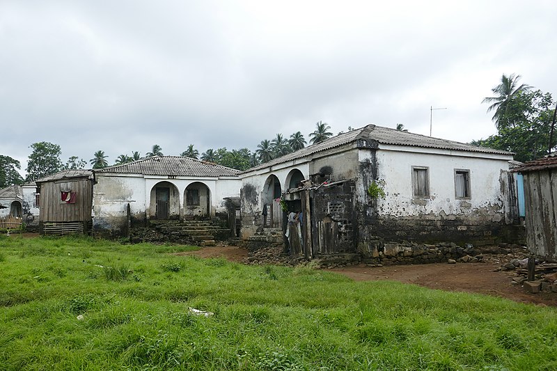 vestiges de l ancienne roca a ribeira peixe sao tome 2