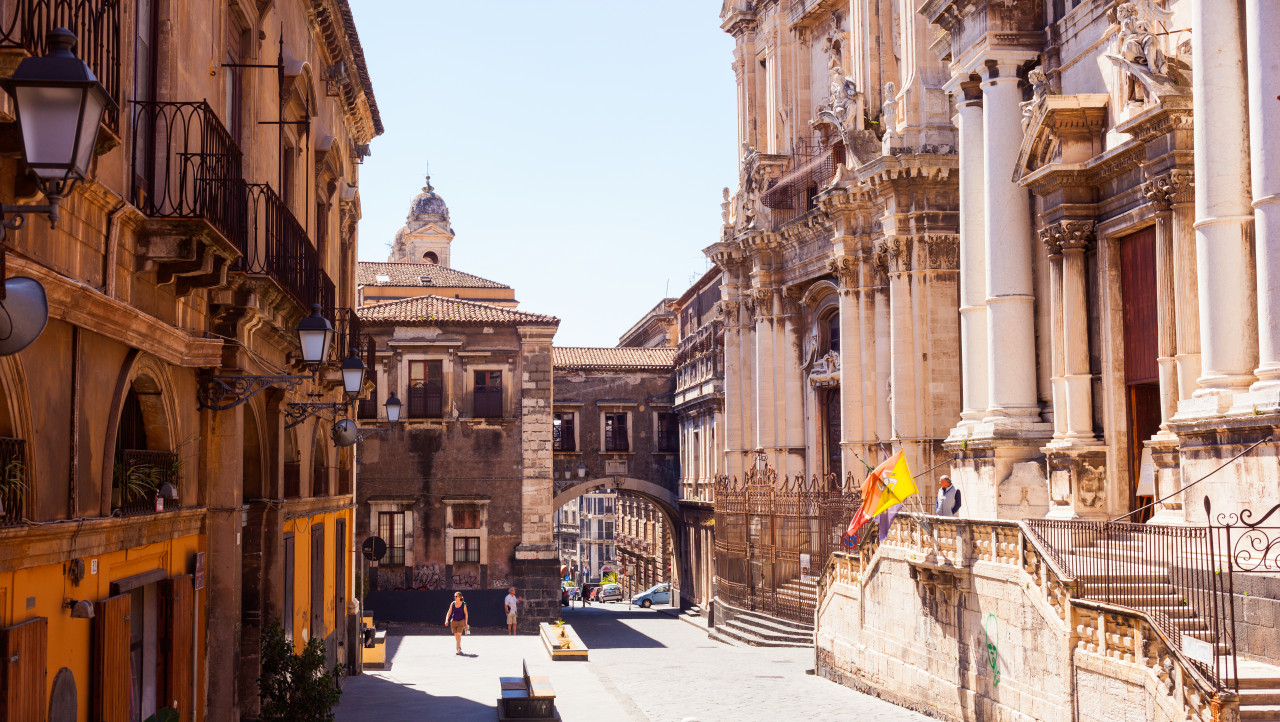 via dei crociferi catania