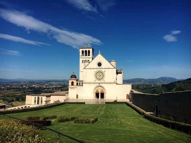 basilica di san francesco d'assisi facciata