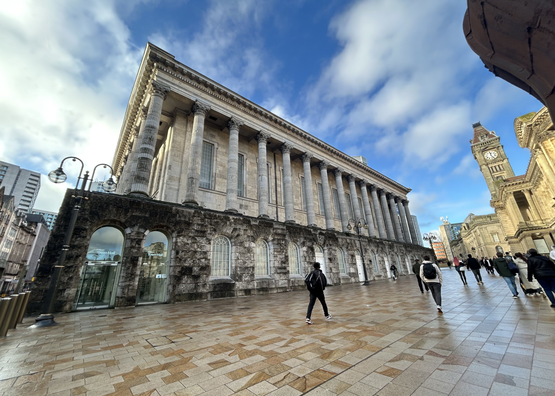 victoria square the town hall 3
