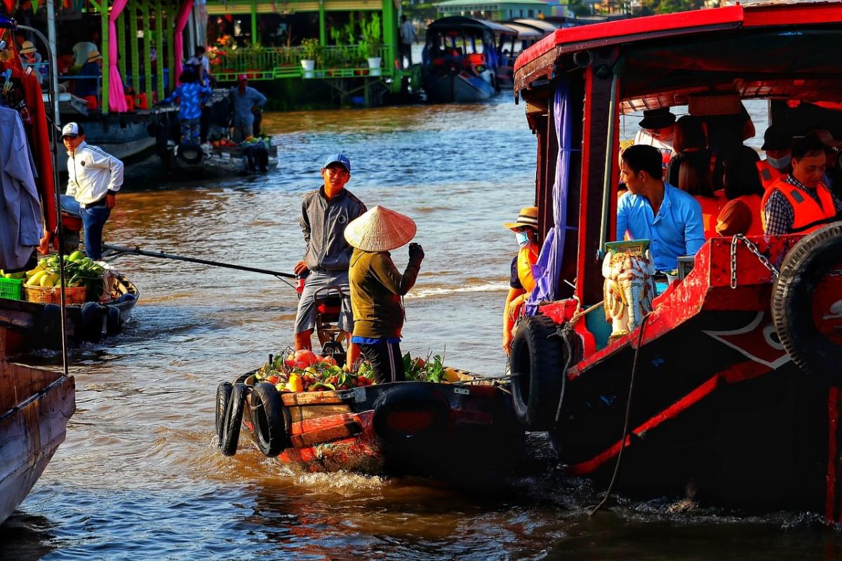 vietnam mekong mercato galleggiante