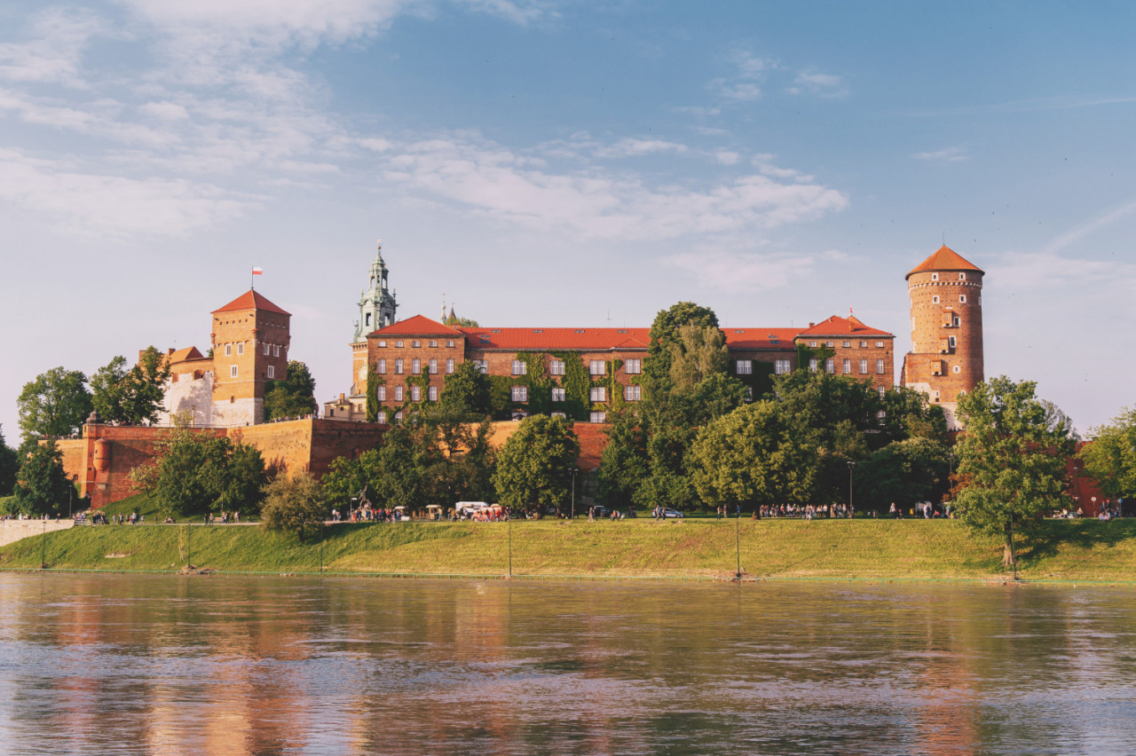 View Wawel Castle Cracow City Krakow Poland Reflected Vistula River Sunny Summer Day 1