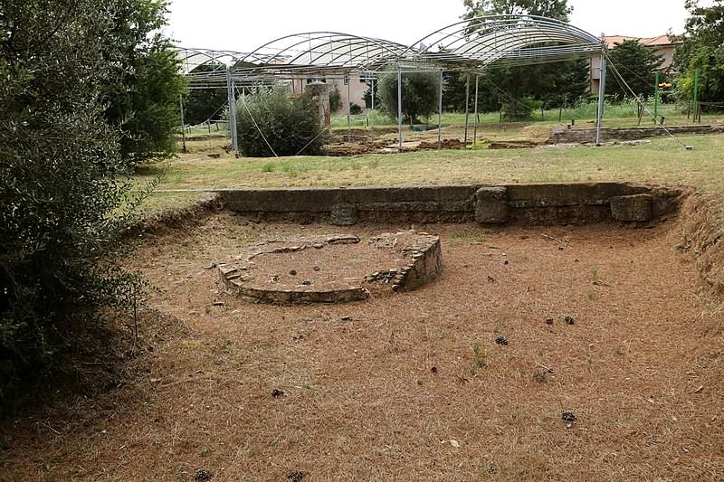 villa romana di san vincenzino scavi della fontana del giardino porticato