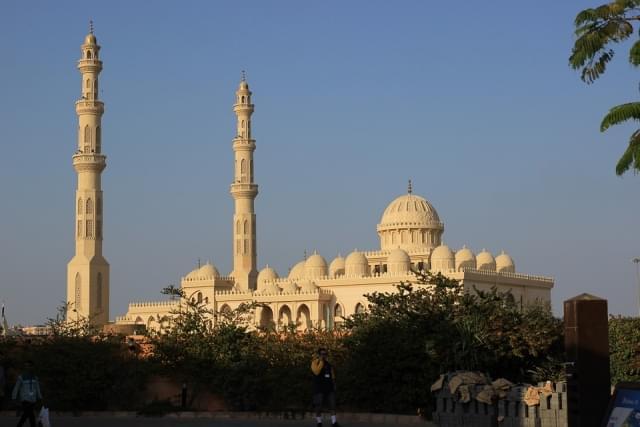 vista della moschea di hurghada