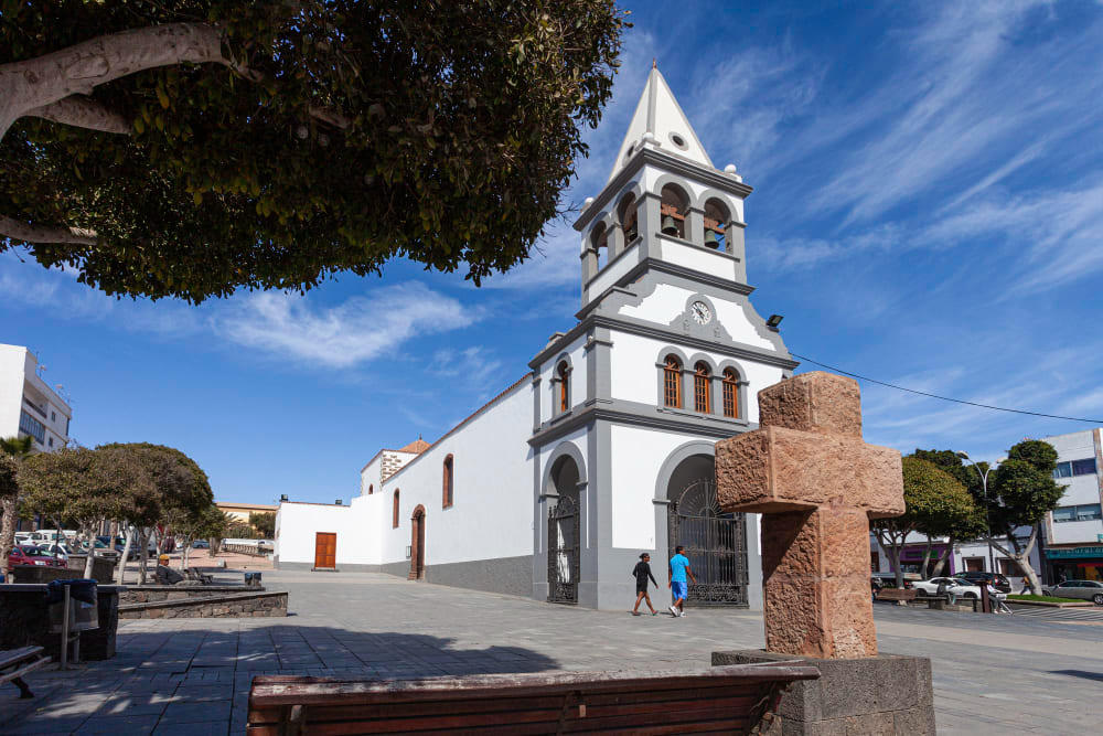 vista lateral iglesia nuestra senora rosario capital fuerteventura