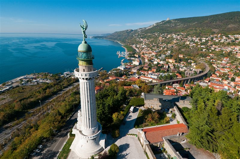 vista panoramica con faro della vittoria 2