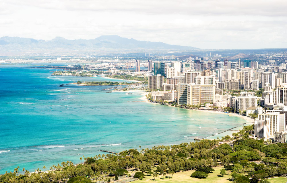 vista panoramica sullo skyline della citta di honolulu e della spiaggia di waikiki nell isola pacifica di oahu alle hawaii