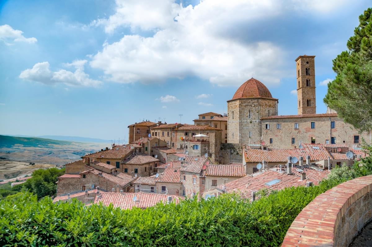 volterra citta medievale medio evo