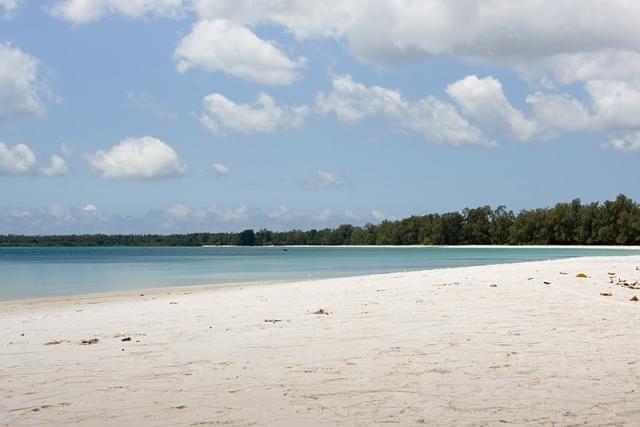 vumawimbi beach pemba