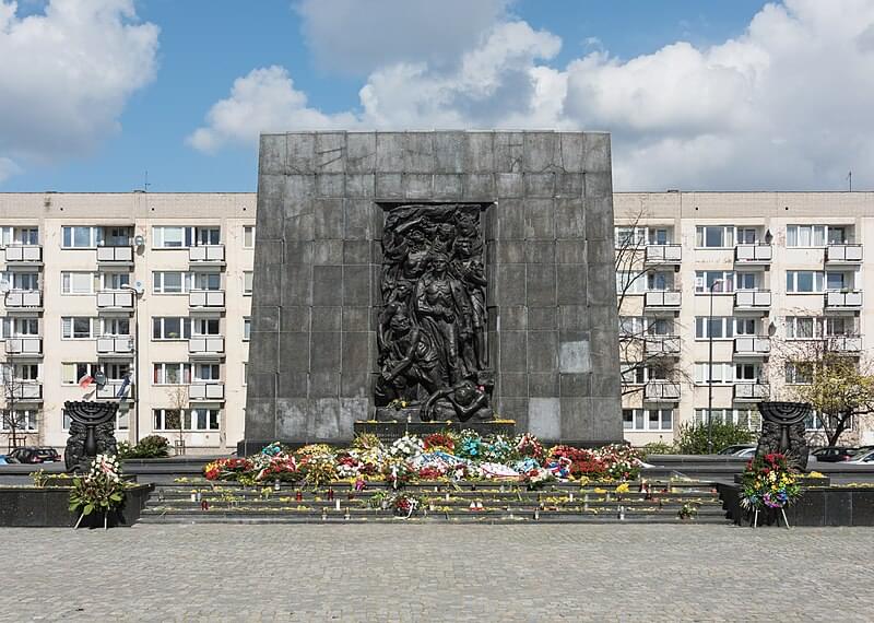warsaw ghetto monument