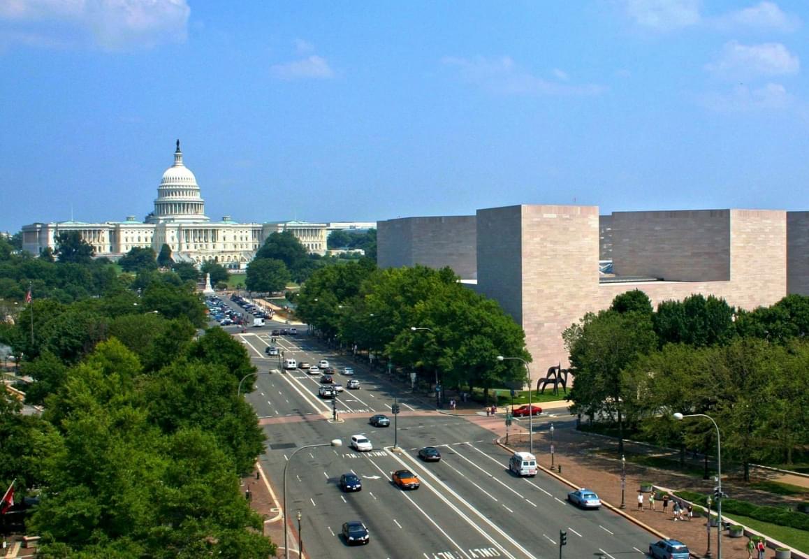 washington dc boulevard viale con la macchina