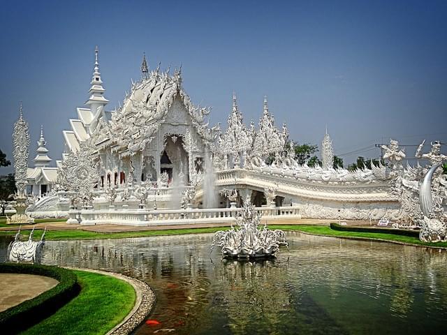 wat rong khun chiang rai