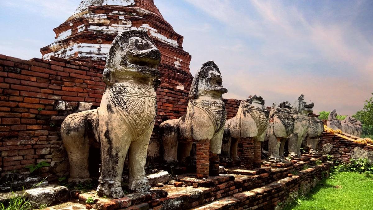 wat thammikarat ayutthaya leone