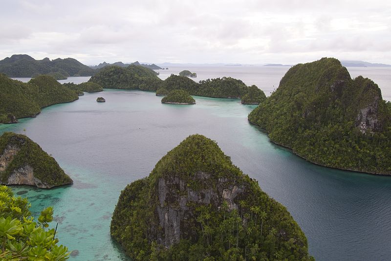 wayag island raja ampat