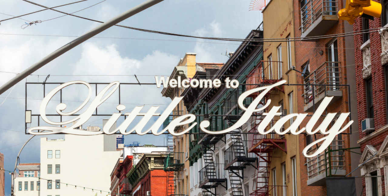 welcome little italy sign lower manhattan